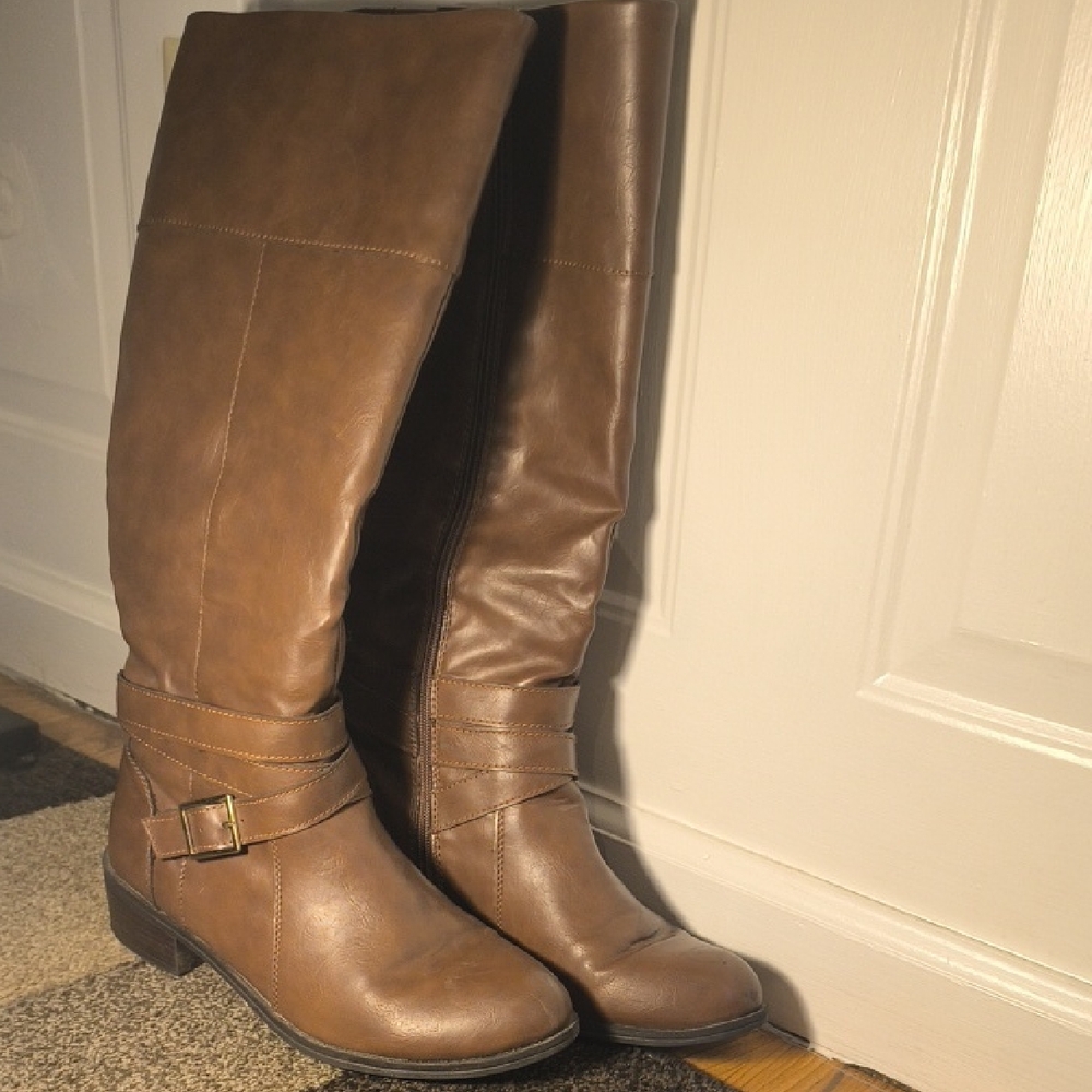Brown Knee-High Women's Boots